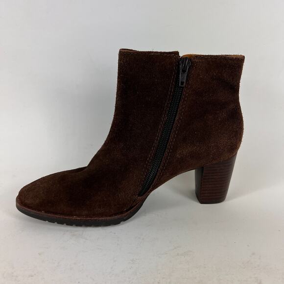 L. L. Bean ankle heeled booties women's size 7 brown suede minimalist boots - Picture 6 of 11